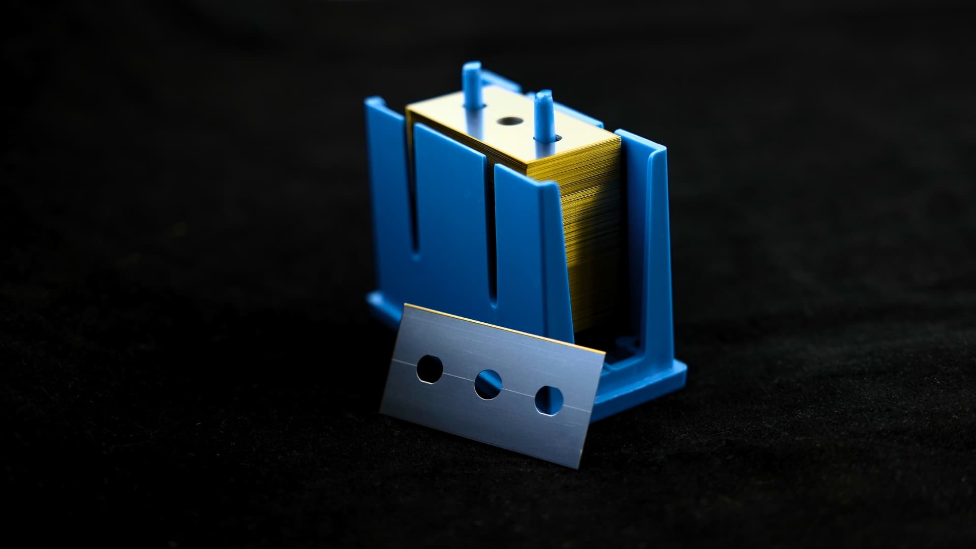 Custom designed industrial blades - bespoke cutting tools, OEM machine knives